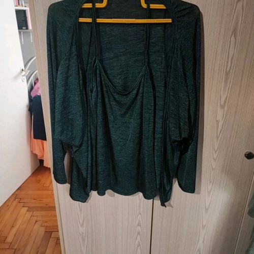 Garantie top with outerwear in petrol color like new, size L