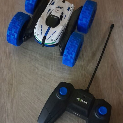 Remote control car like new
