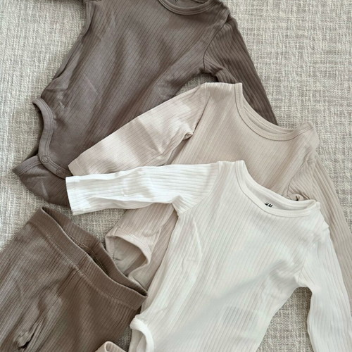 H&M INFANT SET BODYSUITS LEGGINGS 2-4 MONTHS BRAND NAME INFANT CLOTHING