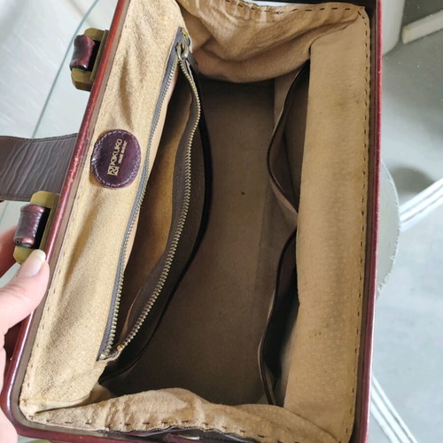 Vintage leather Kikuko Italy handbag like new