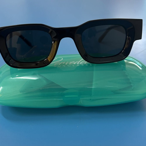 Pervedere unisex sunglasses like new, pack of two, black