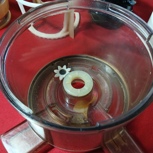 Jupiter Juicepresso juicer used for fresh healthy juices