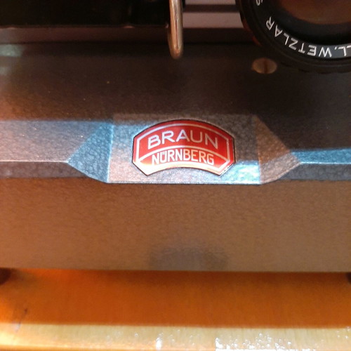 Braun Paximat N12 slide projector like new with case
