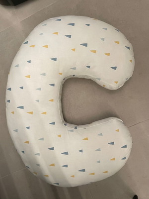 Nursing and pregnancy pillow unused