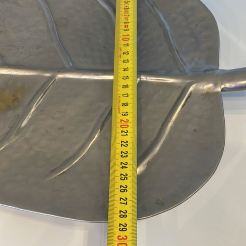 Metal decorative leaf-shaped tray used 51x29 cm