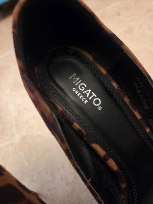Migato Leopard Print Pumps with Pointed Toe