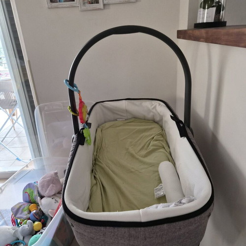 Inglesina Portbebe with Base like new
