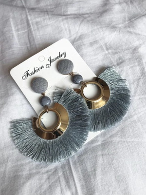 Dangling earrings new with grey tassels and gold details