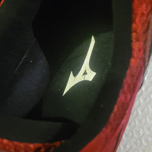 Mizuno Prothesis 5 running shoes like new, red size 44.5