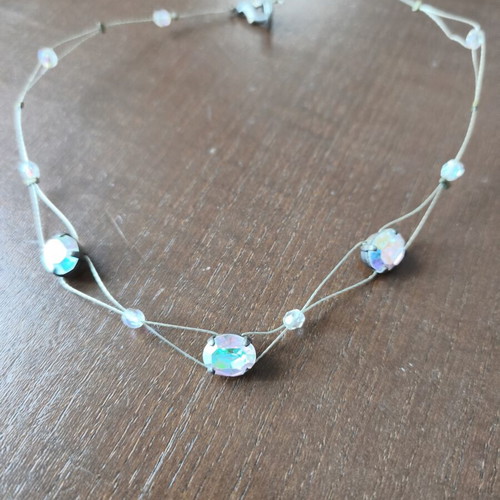 Choker necklace with Aurora crystals like new, white and silver