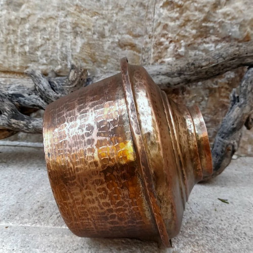 Μπακιρένιο σφυρήλατο καζανάκι με καπάκι σαν καινούργιο, χειροποίητο, διακοσμητικό