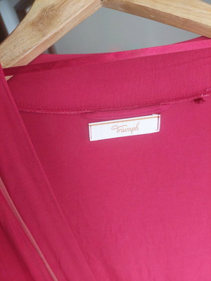 Triumph thin bathrobe like new, size M/L, blackberry color