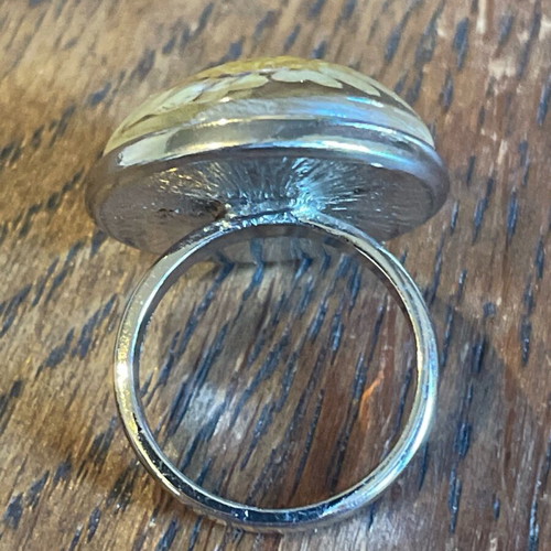 Ring with daisy used
