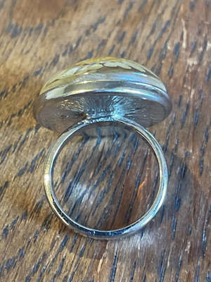 Ring with daisy used