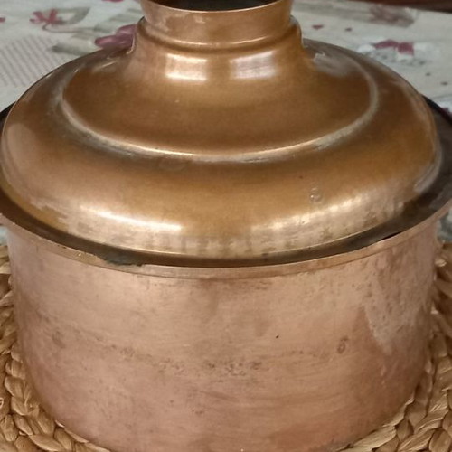 Bronze old pot used