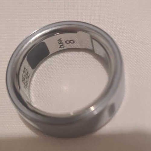 Oura Ring 4 Silver Size 8 brand new with charging dock