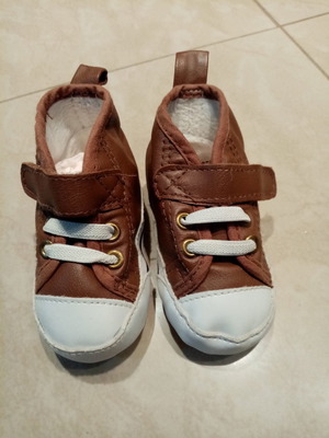 H&M baby soft shoes size 16-17 new