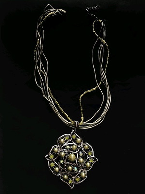 Vintage necklace like new