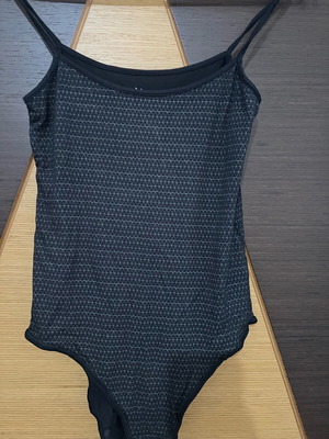Walk bodysuit small like new with straps and grey print on black
