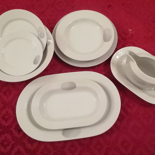 Bavaria porcelain dinnerware set new, 36 pieces