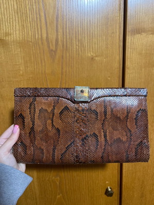 Vintage leather handbag