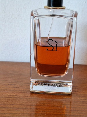 Giorgio Armani Si Intense 2021 Eau de Parfum 100ml used