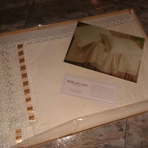 Double sheet with lace and two pillowcases new for double bed