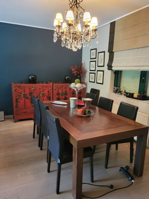 Трапезна маса с 8 кожени столове Habitat, като нова, масивен орех