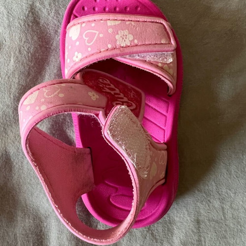 Baby sandals pink for girl, used