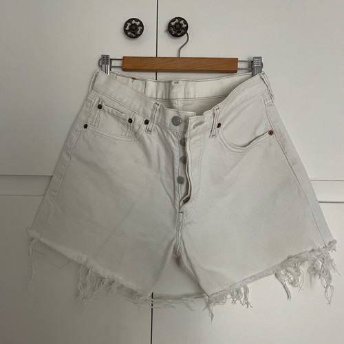 Levi's vintage high-waisted white shorts size 32 used