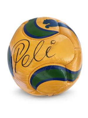 Collectible ball with authentic Pelé autograph used (Athens 2004)