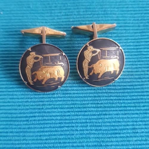 Vintage Damascene Toledo cufflinks used, gold and black