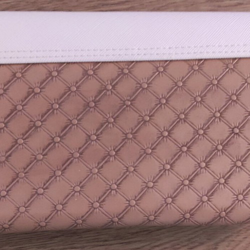 Doca wallet like new, white and brown