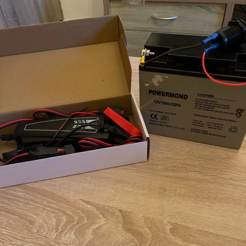 Lead battery 12V and car charger new
