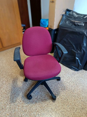 Καρέκλα γραφείου Sato μεταχειρισμένη με ροδάκια και ρυθμιζόμενο ύψος