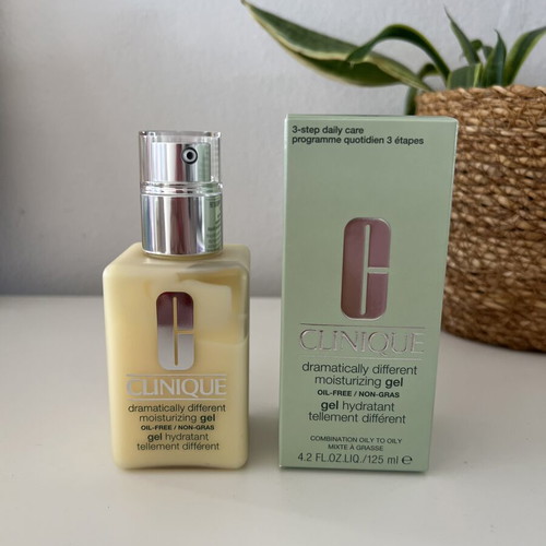 Clinique Dramatically Different Moisturizing Gel 125ml oil-free