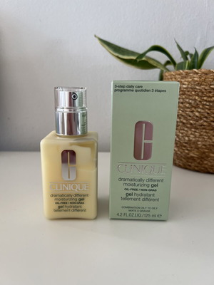 Clinique Dramatically Different Moisturizing Gel 125ml oil-free