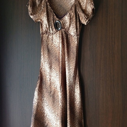 Women's leopard print dress new, size M, 100% viscose