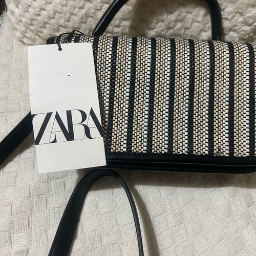 Zara small crossbody bag new, black and white