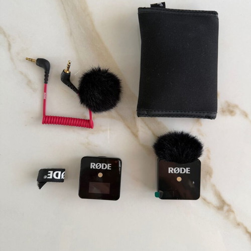 Rode Wireless Go microphone new with carrying case