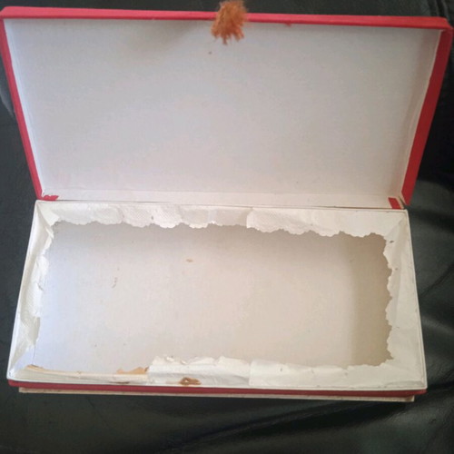 Achilleion velvet box vintage used, red