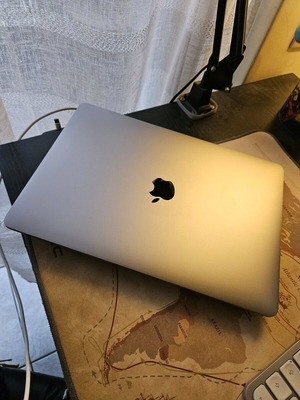 Macbook Air 13" 2018 σαν καινούργιο με Retina οθόνη και 8GB RAM