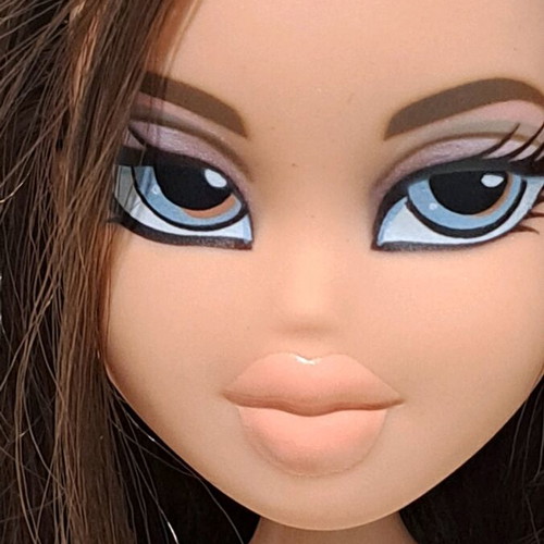 Bratz Salon'n'spa Dana doll #2 nude like new with flaws