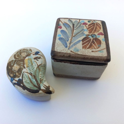 Set of 2 vintage handmade ceramic jewelry boxes like new