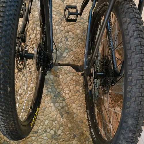 Specialized Pitch 27.5" L mountain bike new, disc brakes, suspension