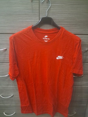 Nike T-shirt like new, size M, red