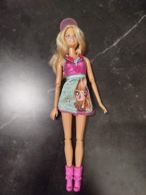 Barbie Fashionistas 2009 doll used in excellent condition