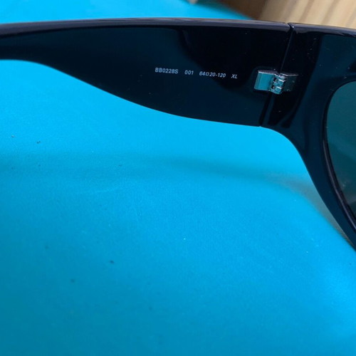 Balenciaga BB0228S/001 women's sunglasses like new, black