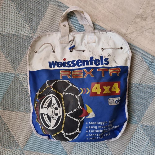 Weissenfels Rex TR 4x4 snow chains used
