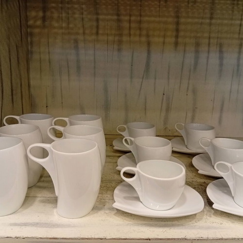 Set of 6 porcelain Ionian mugs and cups like new